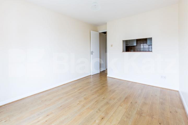Large reception, 2 double bedroom rooms on a quiet residential street  Bunning Way , Caledonian Road 